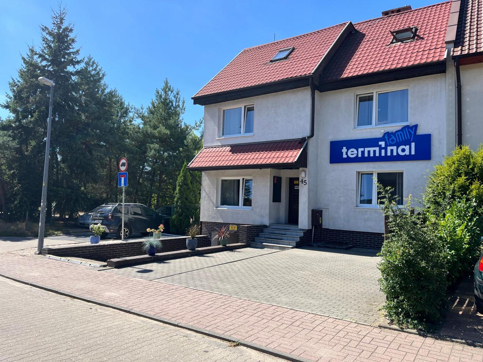 Hostel Terminal Family Airport Posen Exterior foto